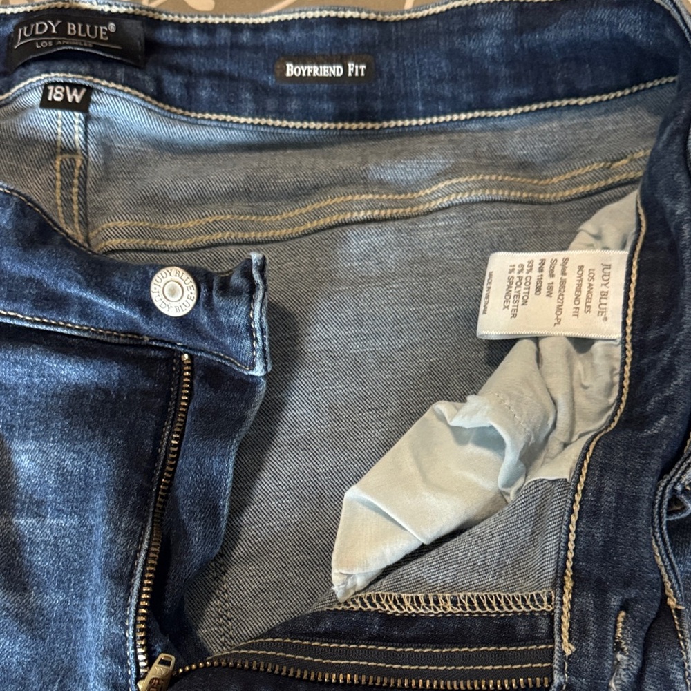 Judy Blue Men's Dark and Light Blue Relaxed Jeans